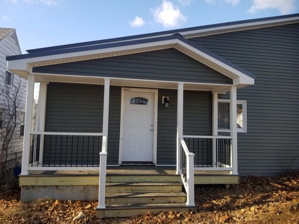 Trex Enhance Decking with Trex Select Railing