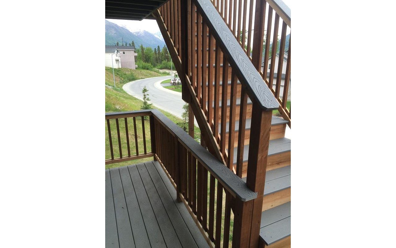 N Sky offers Cedar Picket rail systems capped in Trex