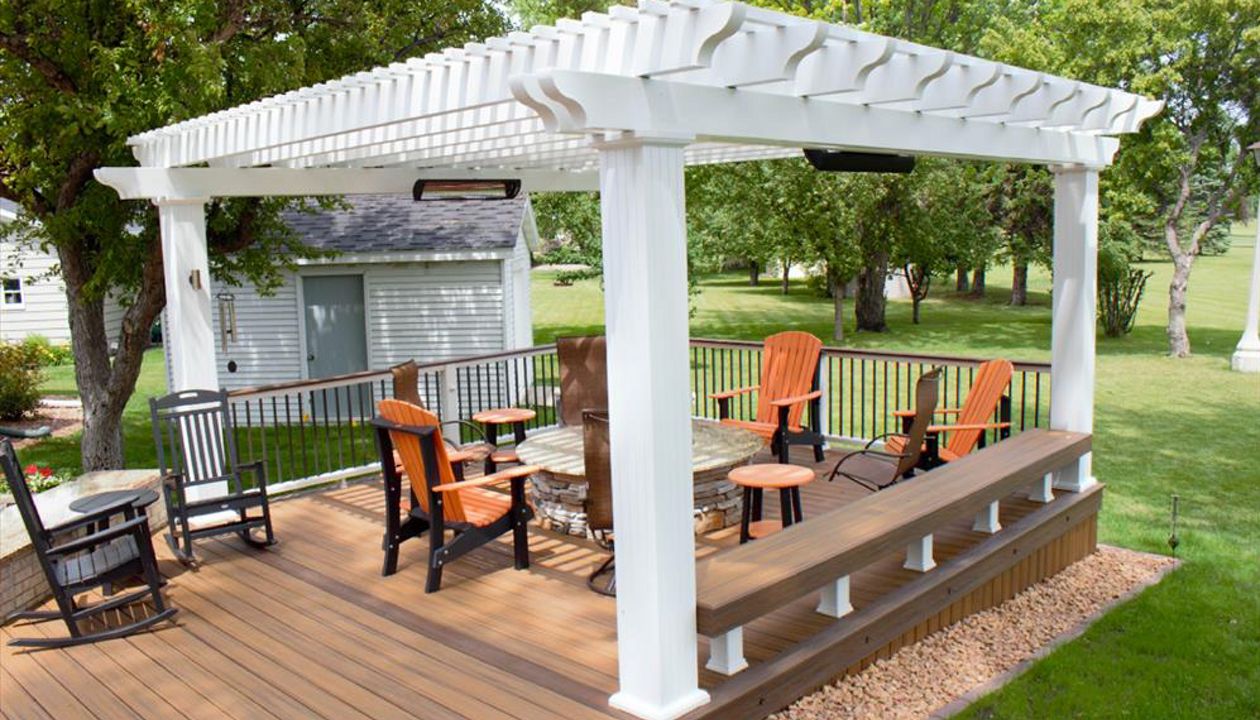 Havana Gold with Spiced Rum, Cocktail Railing and custom built in fire pit.