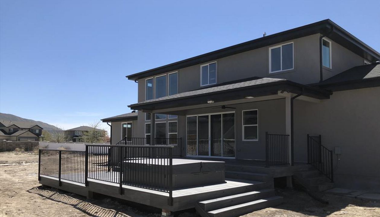 Deck in Draper utah Trex with Island mist decking and Fascia.