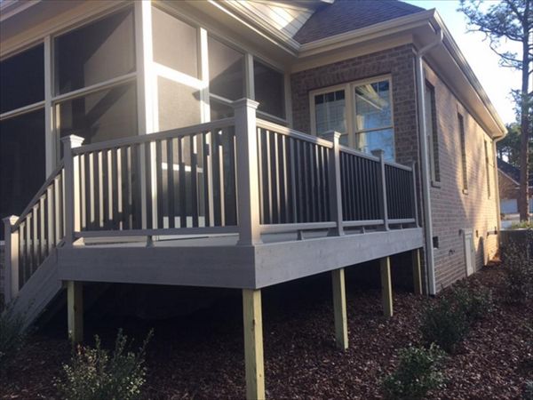 Trex Transcend Gravel Path Railing with Charcoal Black balusters makes a great design statement