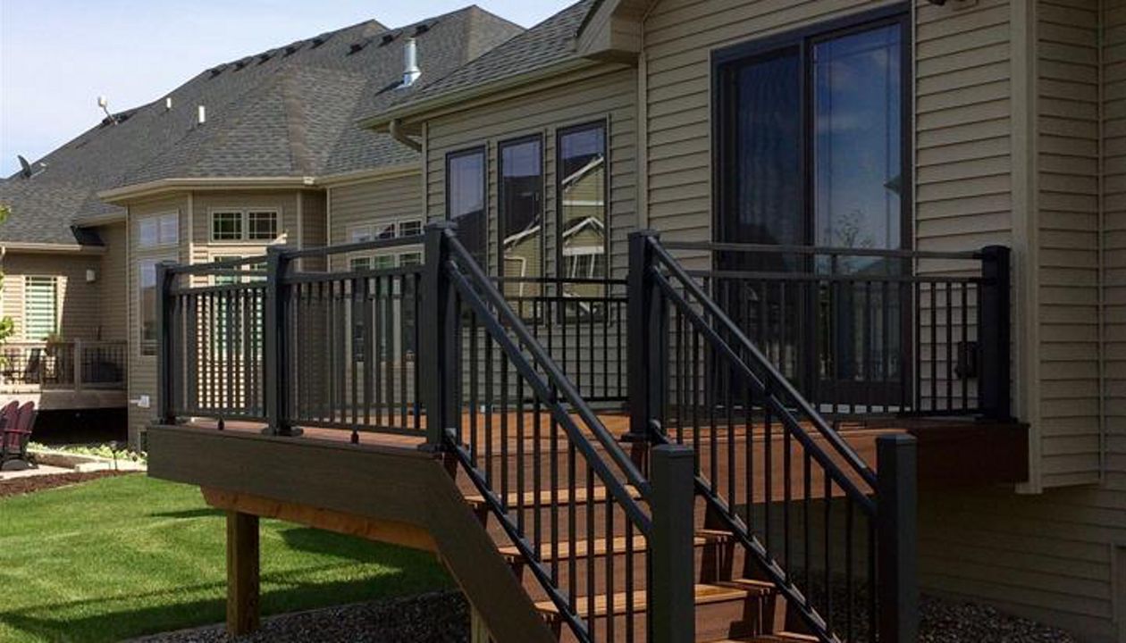 Transcend Decking - Spiced Rum main field &amp; Lava Rock picture frame/ fascia.