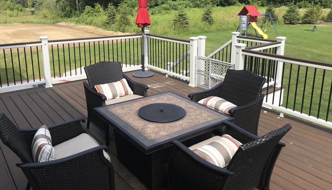 Trex Transcend Spiced Rum Deck Boards, Trex Transcent Cocktail Style Rail W/ Trex Transcend Spiced Rum 2"X4" Top Cap, Oakland, MI