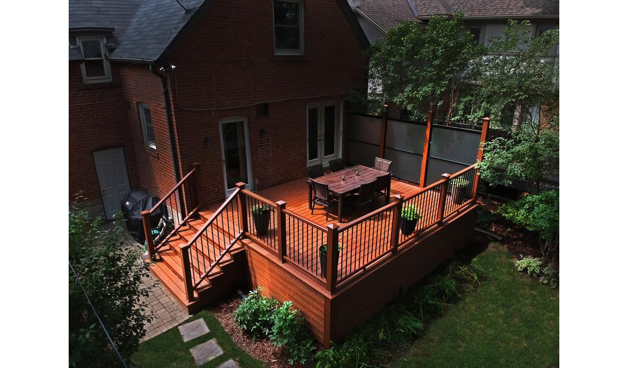 Trex Treehouse backyard deck done by Royal innovation