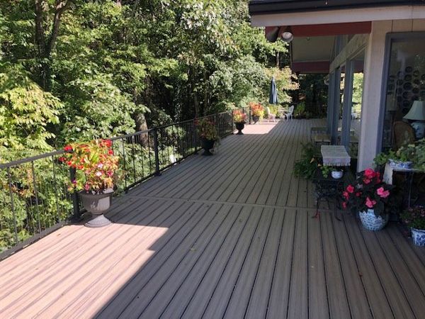 Trex Enhance Naturals Rocky Harbor with large living, dining & entertaining space is perfect for family gatherings