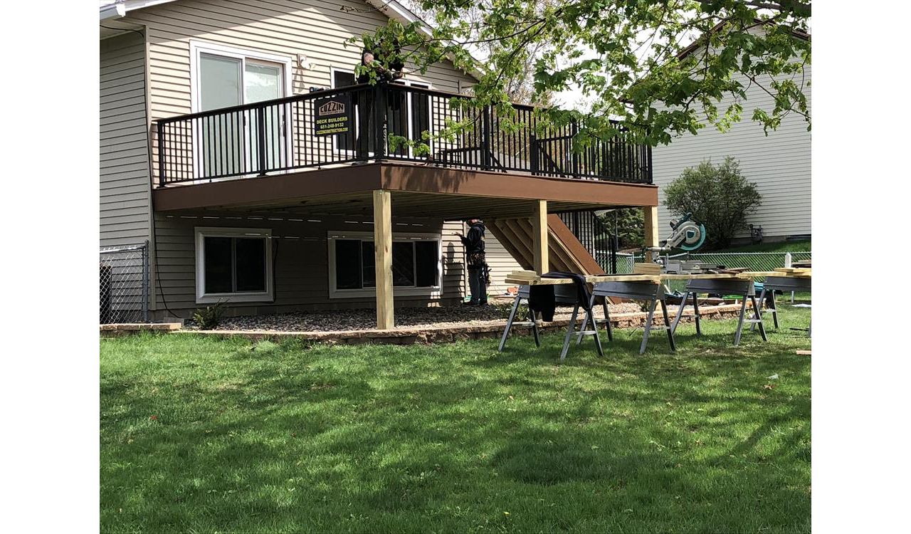 Trex Select Saddle Composite Deck with aluminum railing in Cottage Grove, MN