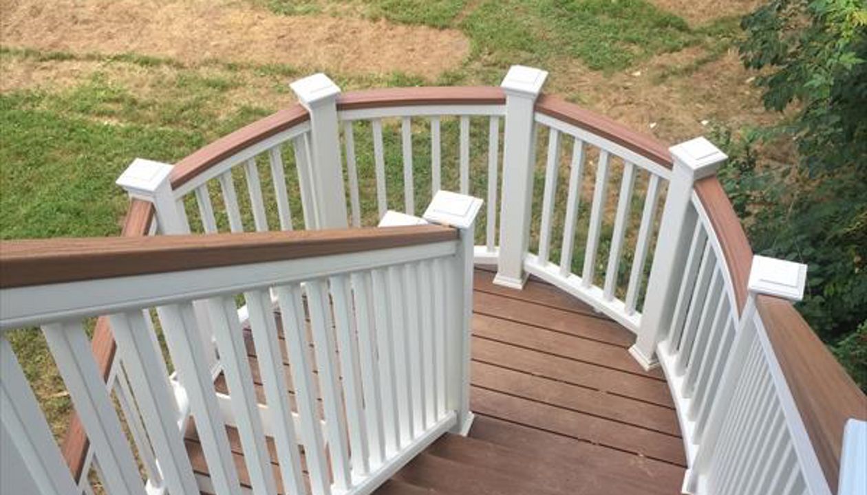 Saddle color decking and rcocktail ailing.