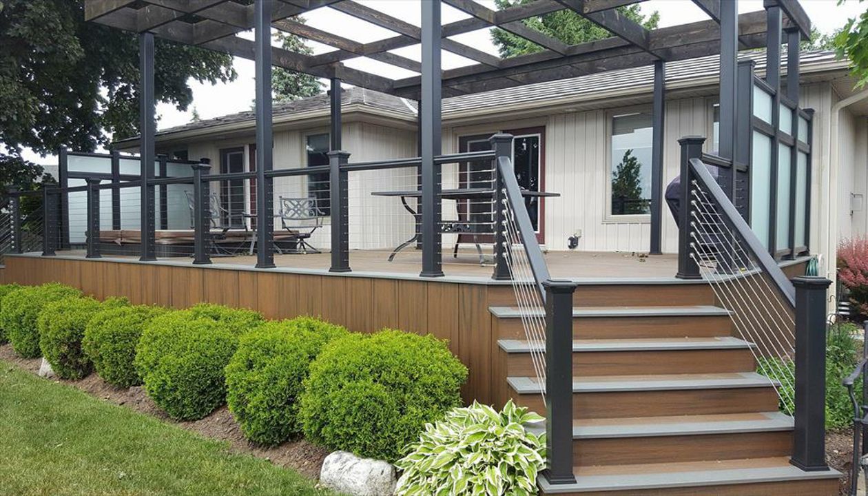 This is an Oasis in the middle of the city. This deck project was a real pleasure to work on. Main decking is Spiced Rum and Clam Shell is the accent