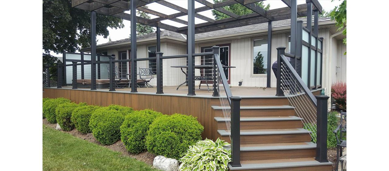 This is an Oasis in the middle of the city. This deck project was a real pleasure to work on. Main decking is Spiced Rum and Clam Shell is the accent