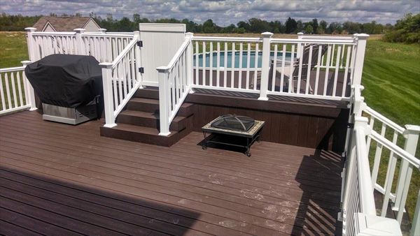 Trex Transcend decking, Highland Vintage Lantern