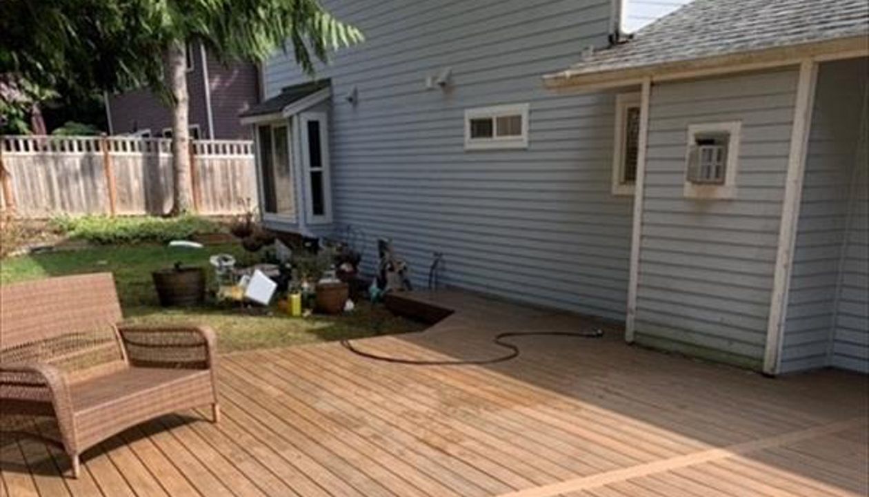 Trex Enhance Toasted Sand Deck in Issaquah, WA