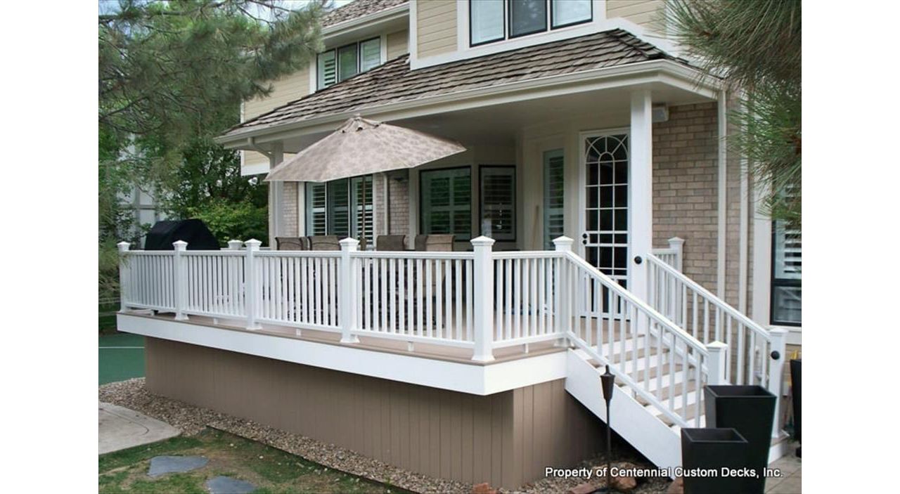 Trex Transcend Rope Swing Deck with white Transcend Railing in Denver, CO