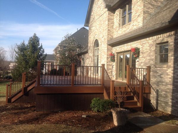Trex Transcend Deck &amp; Signature Railing in Tree House/Lava Rock with Signature Railing in Southern Indiana