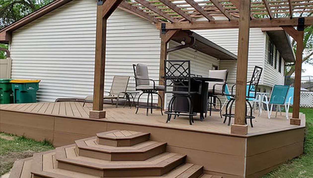 Trex Composite Decking in Enhance Saddle and Beach Dune Colors