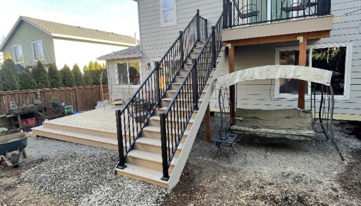 Trex Deck With Aluminum Railing