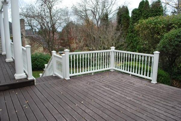 Trex Transcend White Crown Top Railing w/ Colonial Balusters