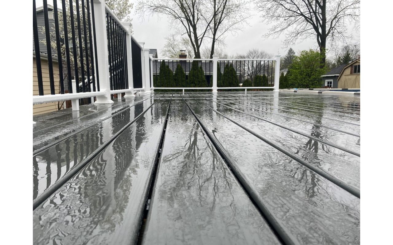 Clam Shell Pool Deck
