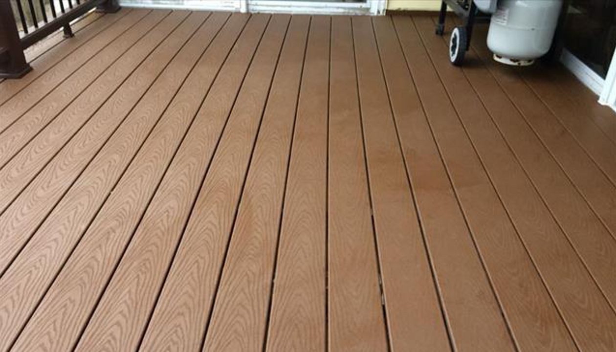 Trex Select Decking with Matching Handrail