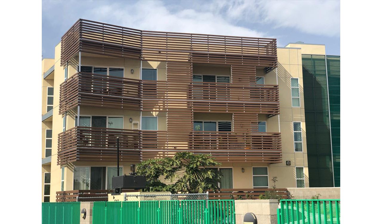 custom trex cladding and handrail
