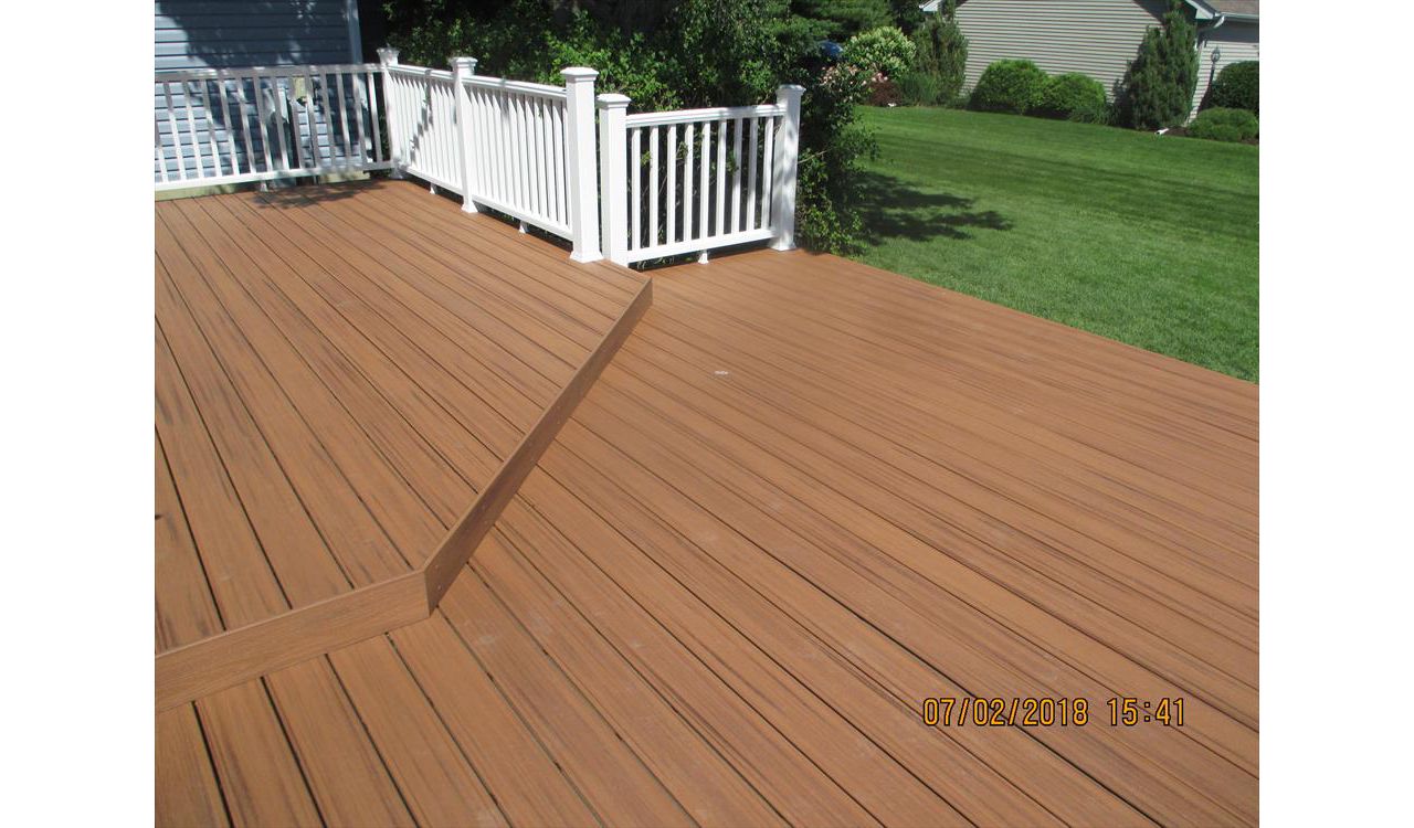 Trex Deck with Trex White Rail