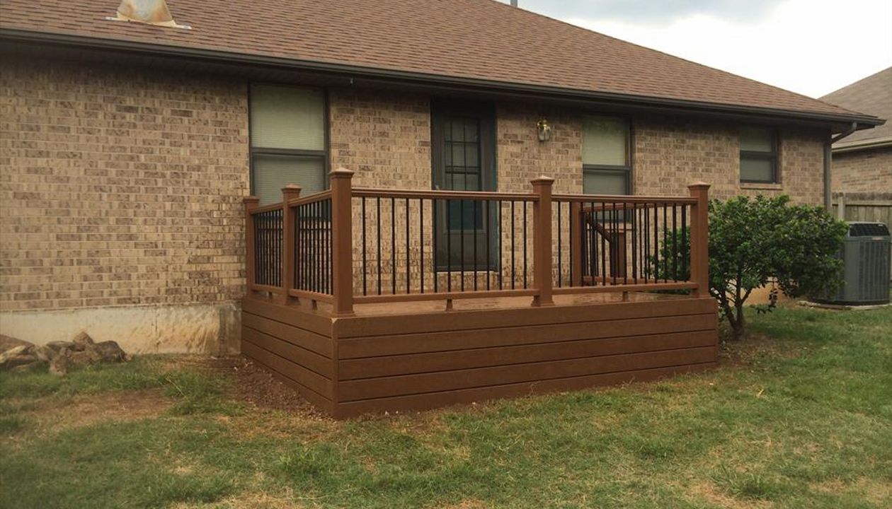 Trex Transcend Tree House Decking & Railing in Springfield, MO