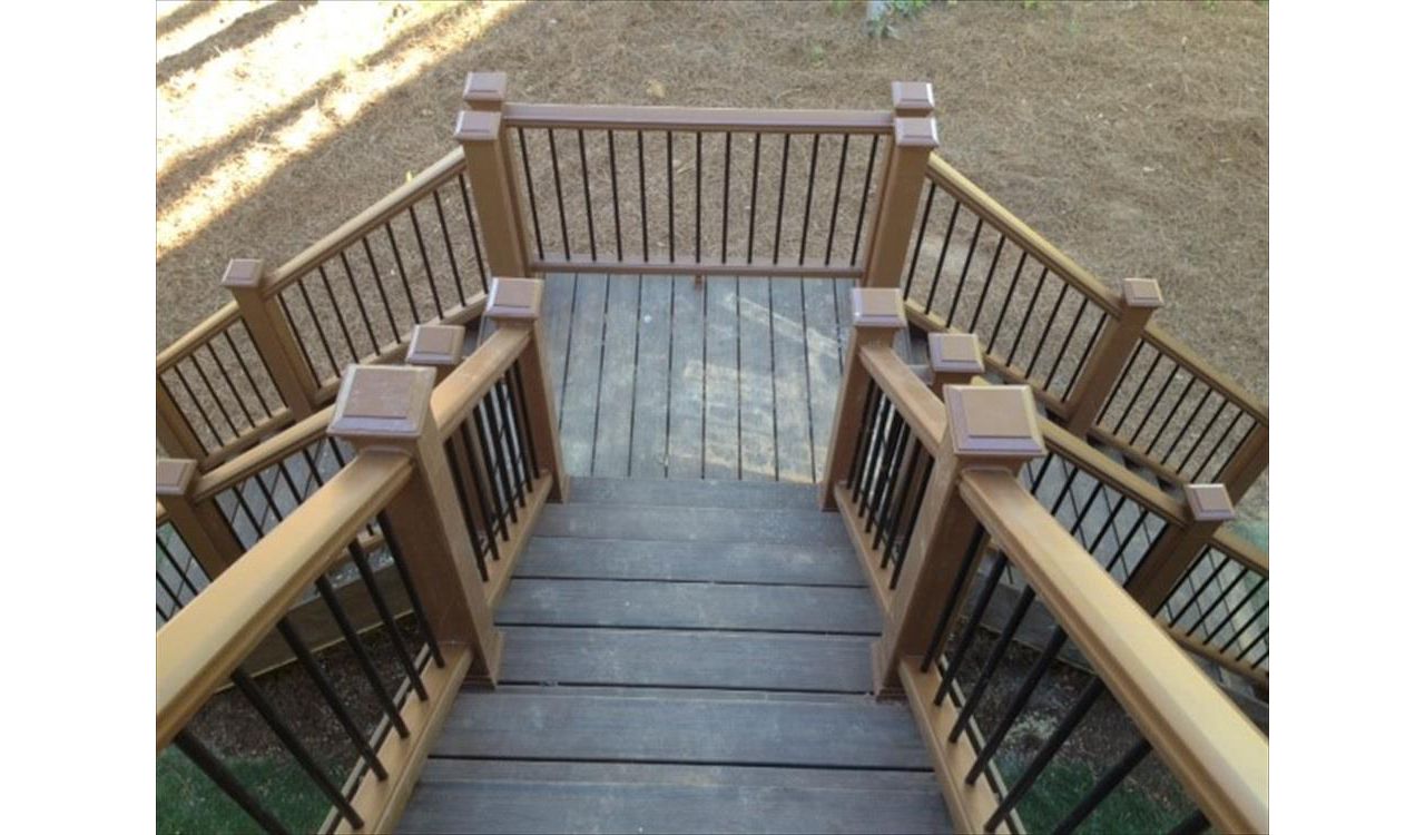 Trex Transcend Spiced Rum stairs & Transcend Treehouse handrails are a safe way back to the ground in any weather.