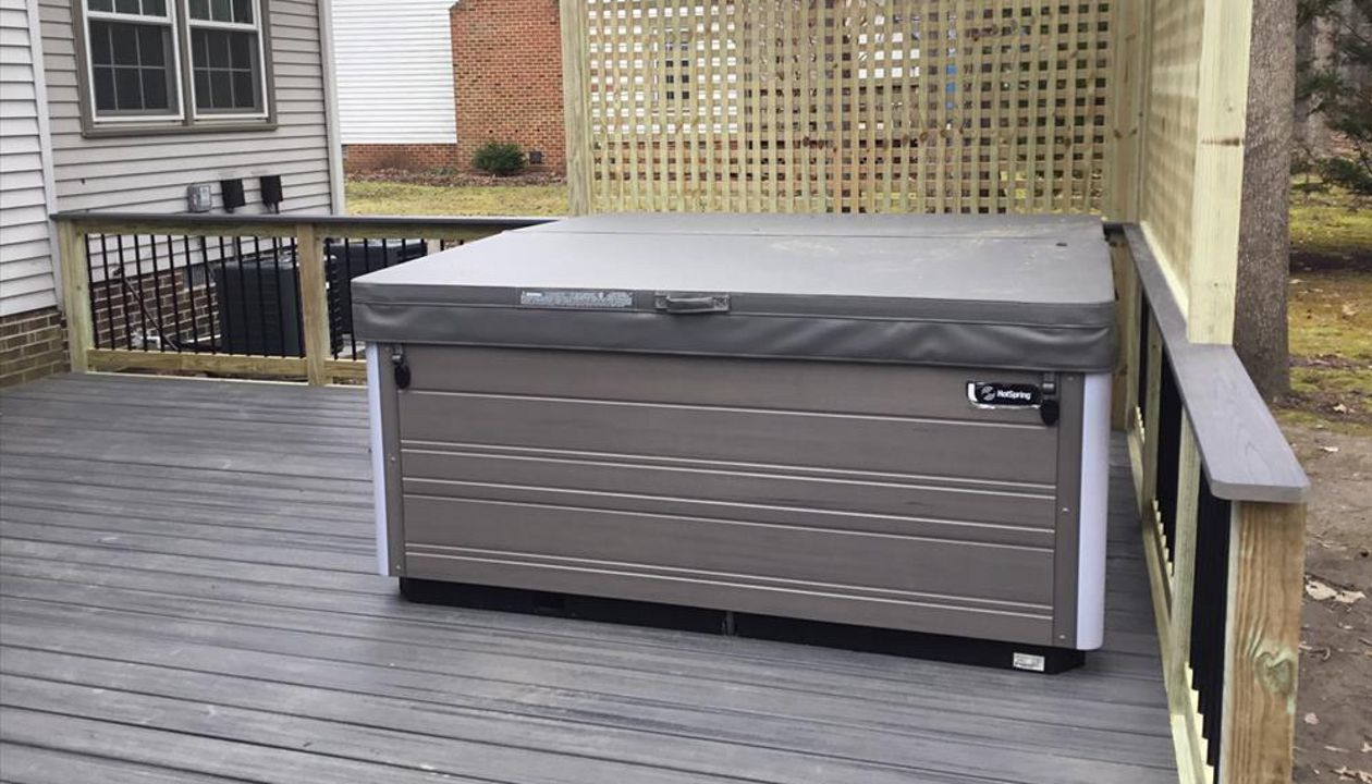 Trex Transcend Island Mist decking matches hot tub