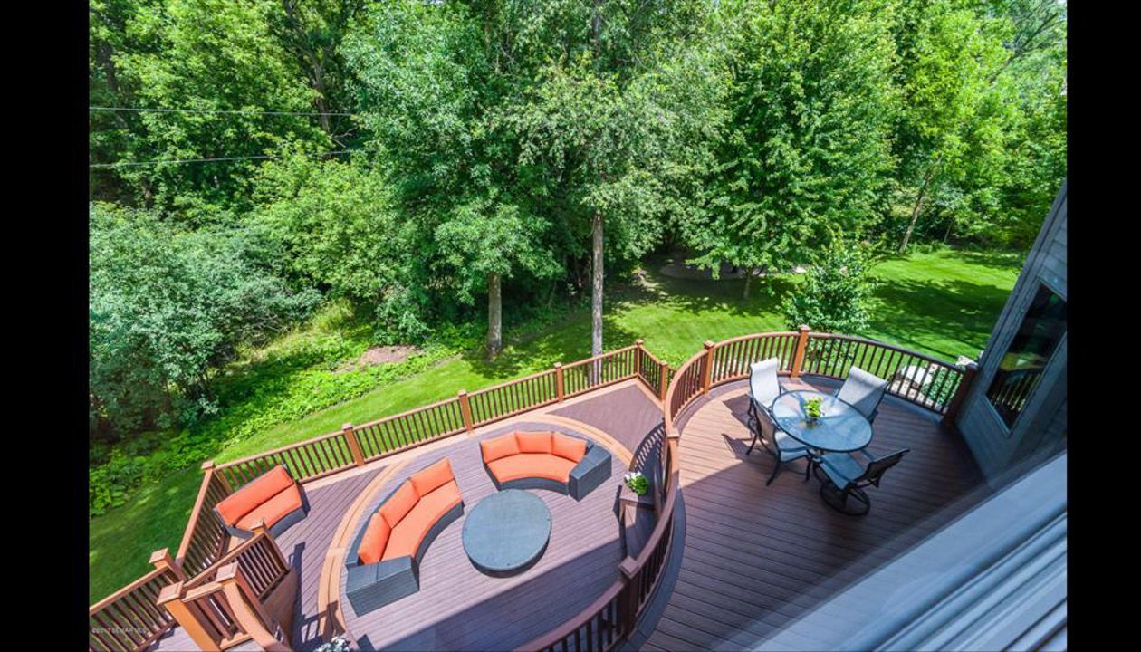 Trex Transcend Composite Decking and Railing with cool curves in Rochester, MN