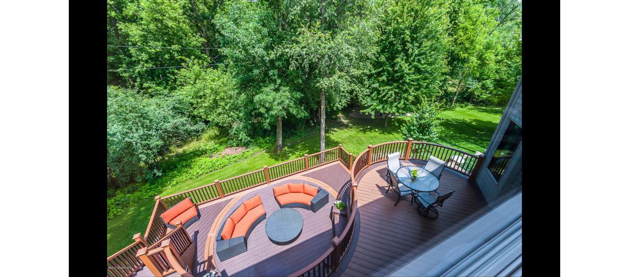 Trex Transcend Composite Decking and Railing with cool curves in Rochester, MN