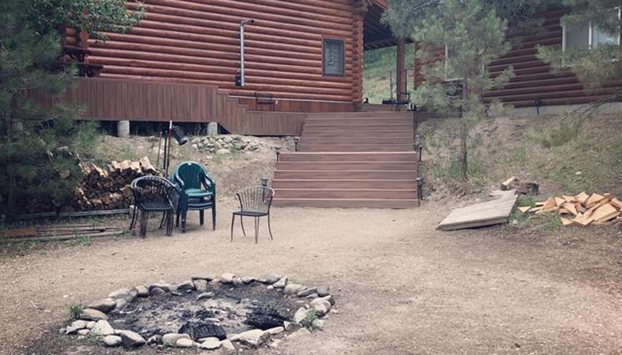 Trex Transcend Tiki Torch New Construction in Featherville, Idaho