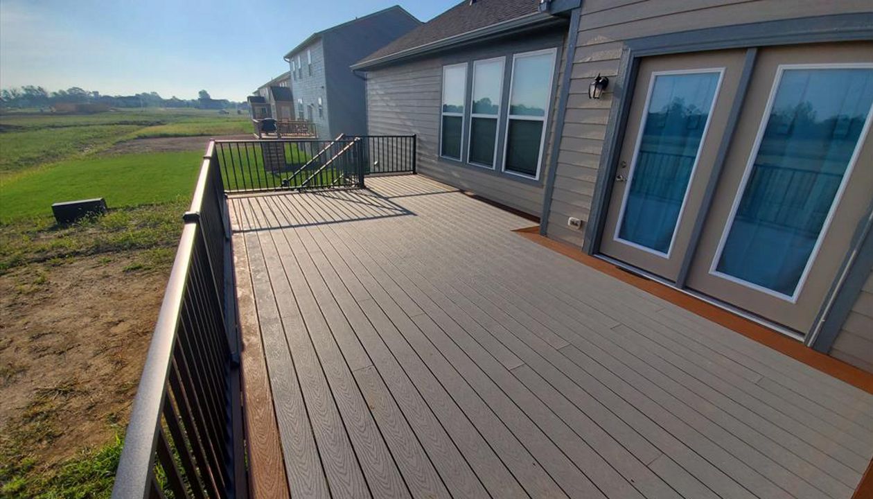 Massa. Double Saddle border w/ Pebble Grey inlay and Signature Series aluminum rails.