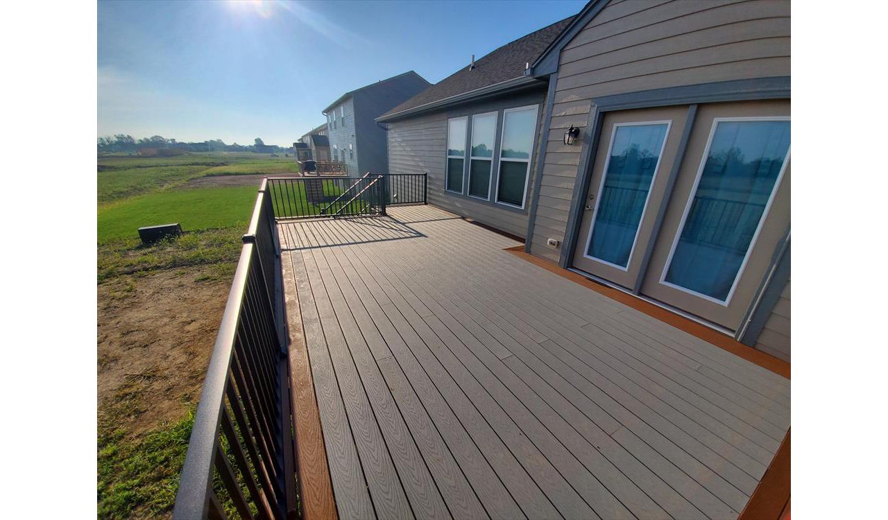 Massa. Double Saddle border w/ Pebble Grey inlay and Signature Series aluminum rails.