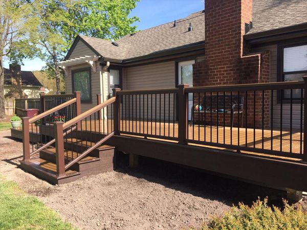 Trex Transcend Havana Gold decking with Transcend Vintage Lantern Cocktail Railing