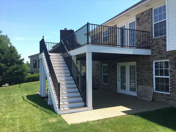 Trex Signature Charcoal Black aluminum railing