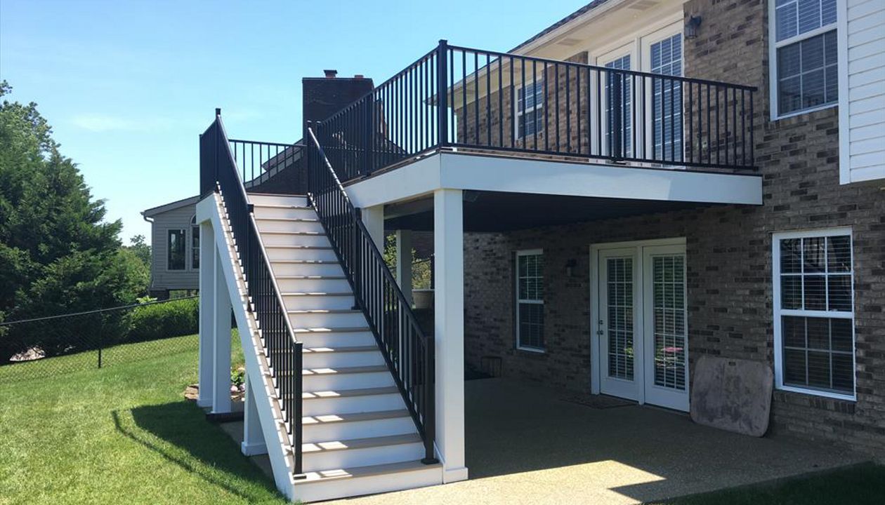 Trex Signature Charcoal Black aluminum railing