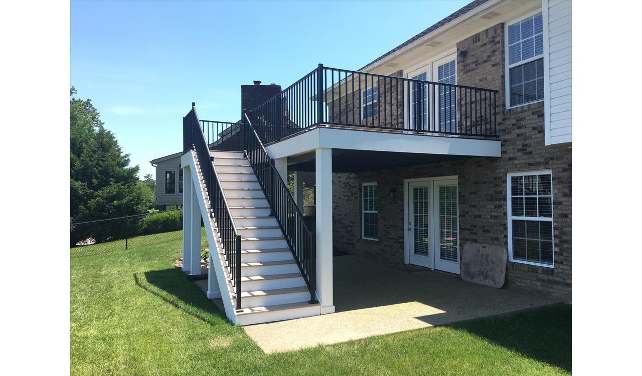 Trex Signature Charcoal Black aluminum railing