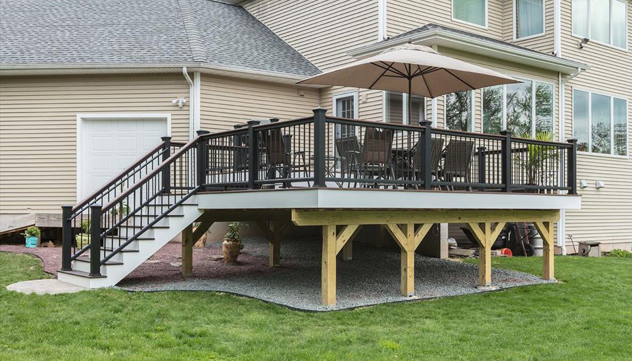 Trex LR-1 Black Aluminum Railing with Fire Pit cocktail rail