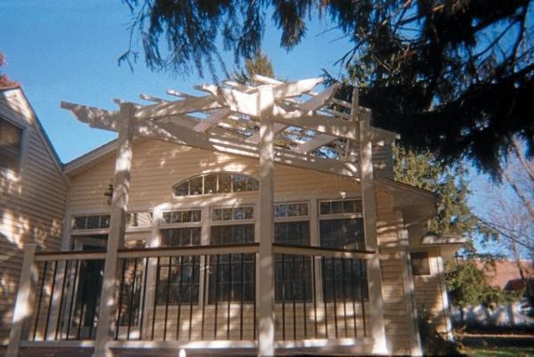 Trex Transcends with Vinyl Pergola