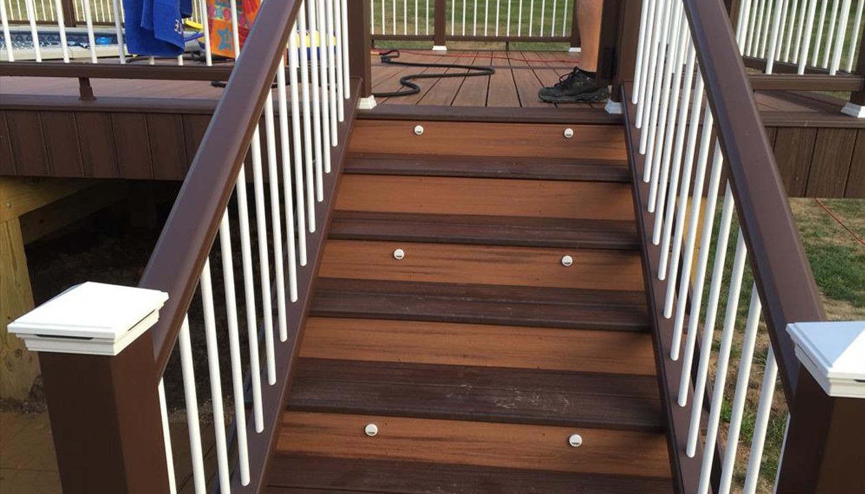 TWO TONE RISERS SPICED RUM & TIKI TORCH LIGHTS