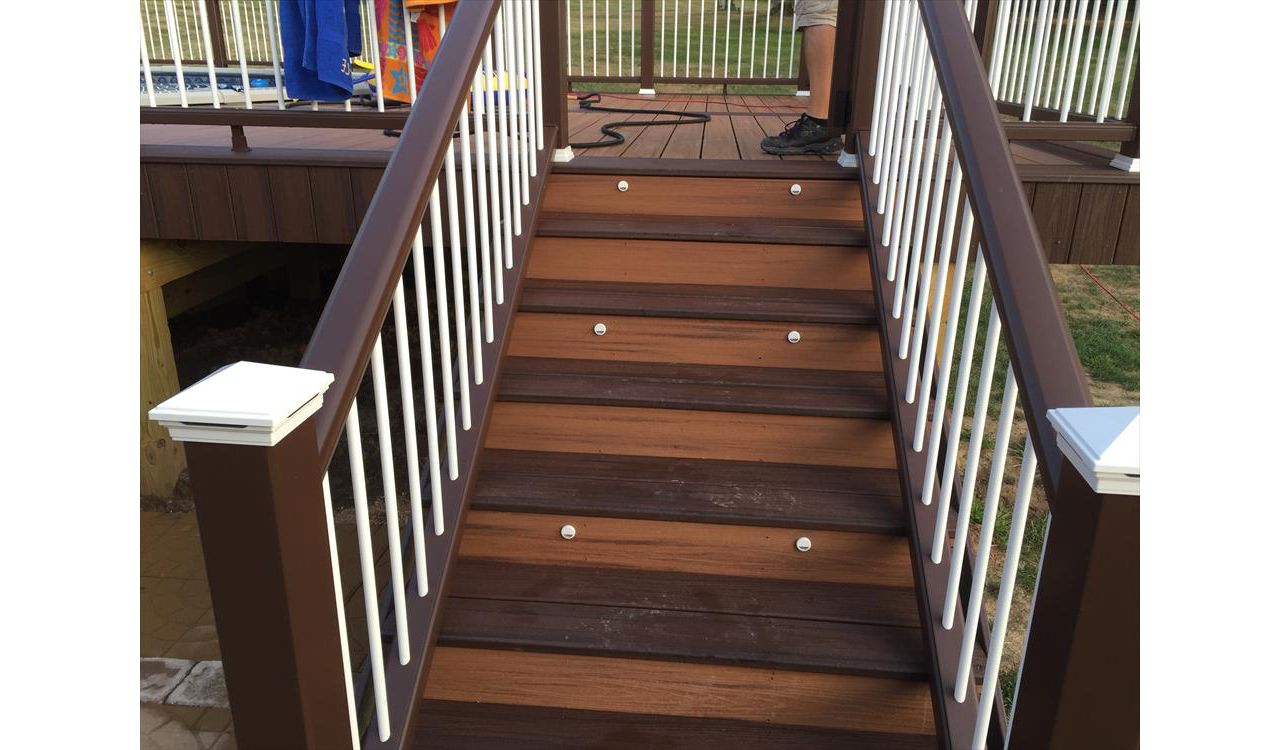TWO TONE RISERS SPICED RUM & TIKI TORCH LIGHTS
