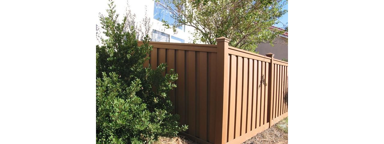 Santa Clara, CA - Trex Seclusions fencing in Saddle