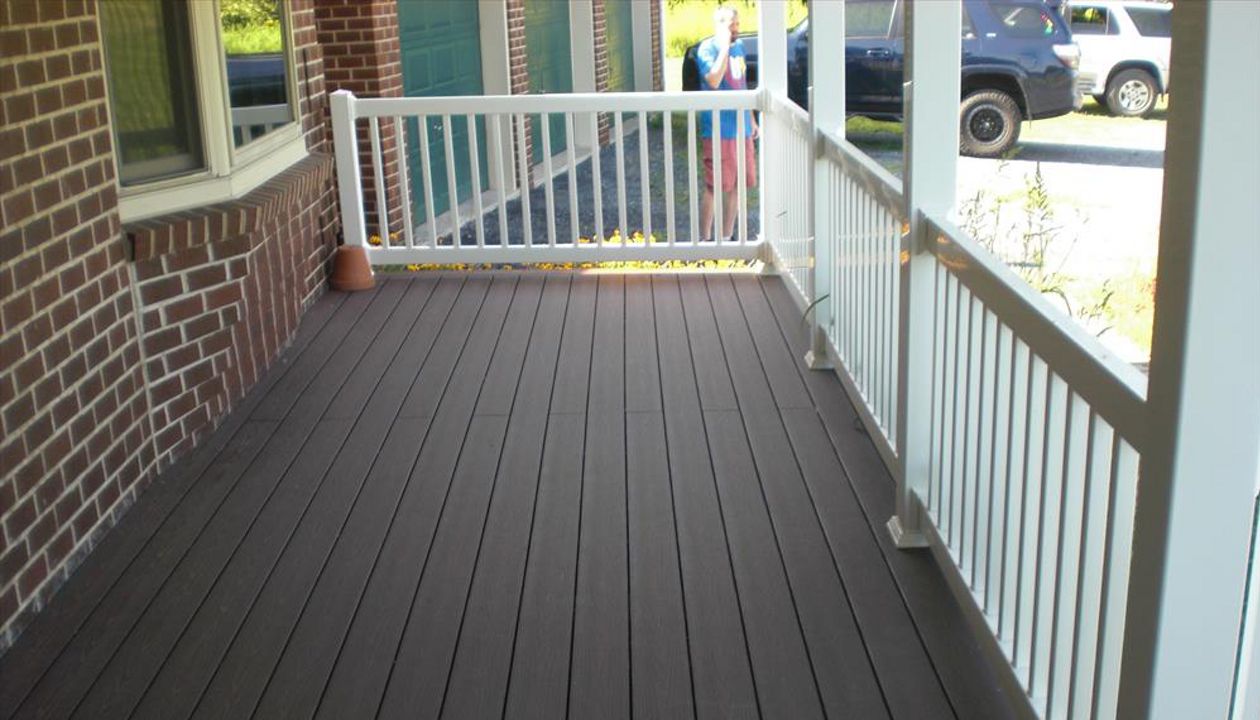 Front Porch in Trex Transcend Tree House in New Tripoli, PA