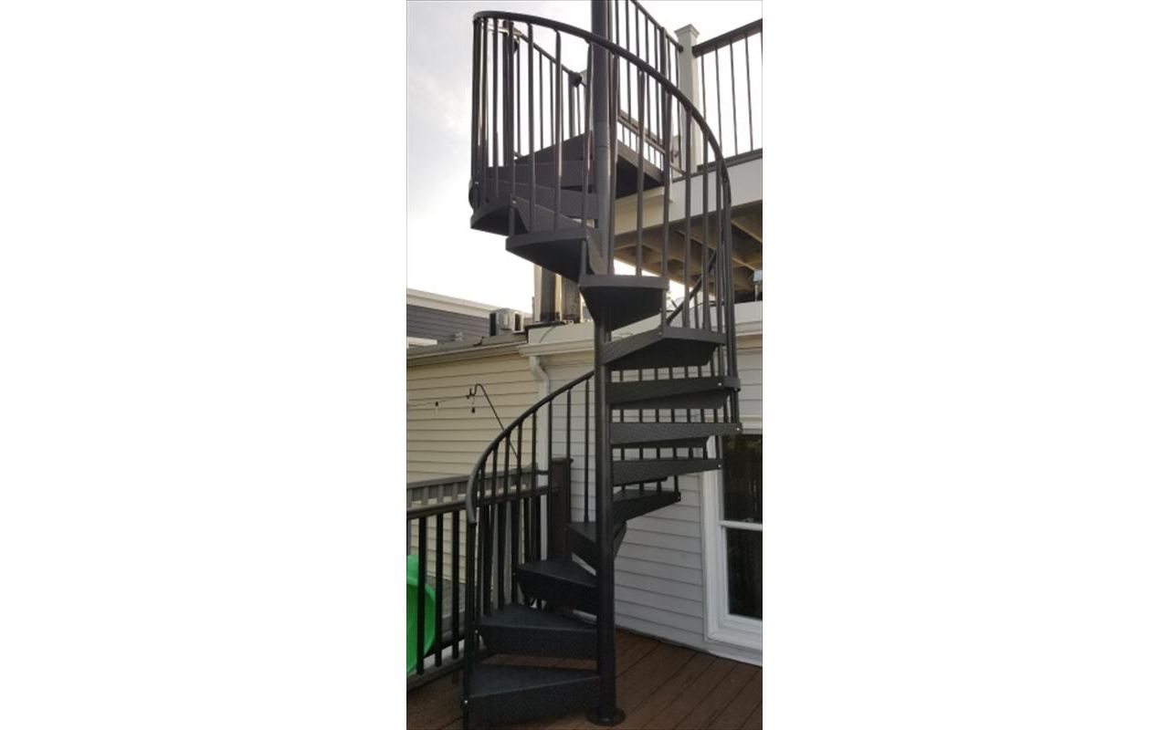 Spiral stairway to Trex Roof Deck