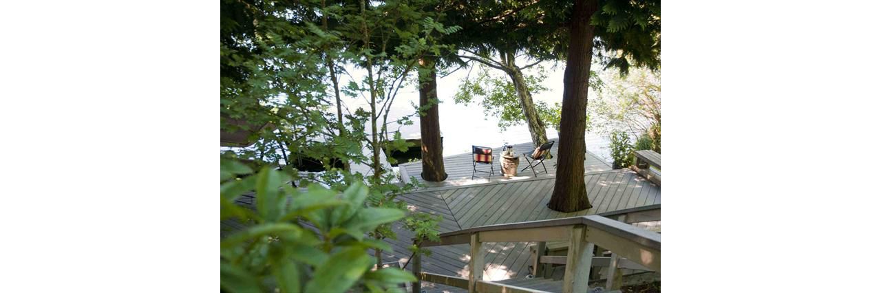 Lake side w/ floating dock