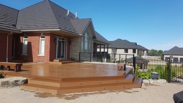 Main: Trex Enhance Basics in Beach Dune. Trim: Trex Enhance Basics in Saddle. Contact Align Decking today for your custom composite decking needs. Servicing Durham Region, Kawartha Lakes, and the Barrie & Orillia areas.