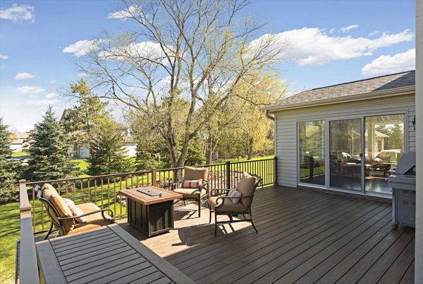 Trex Tropical Transcend Spiced Rum Decking with Bronze Aluminum Railing in Minneapolis, MN Area