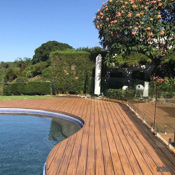 Trex Transcend in Havana Gold, perfect for around the pool