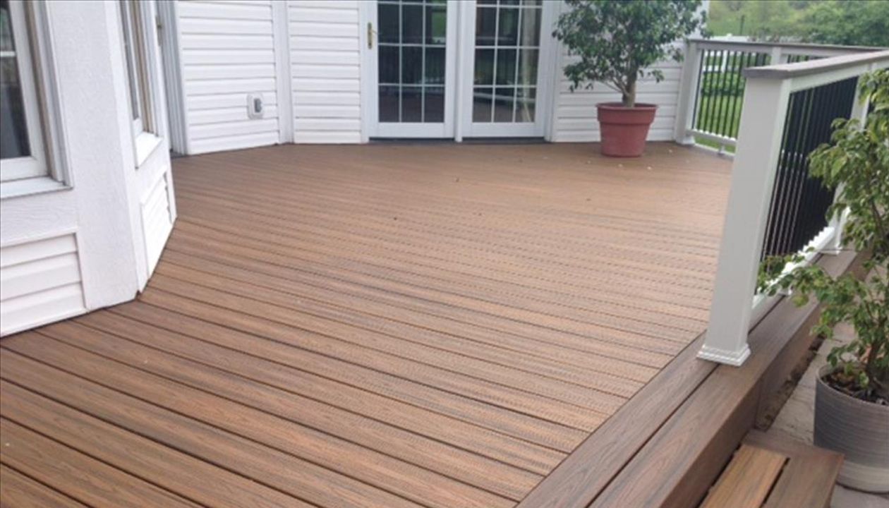 Trex Transcend Spice Rum Decking and Transcend railing.