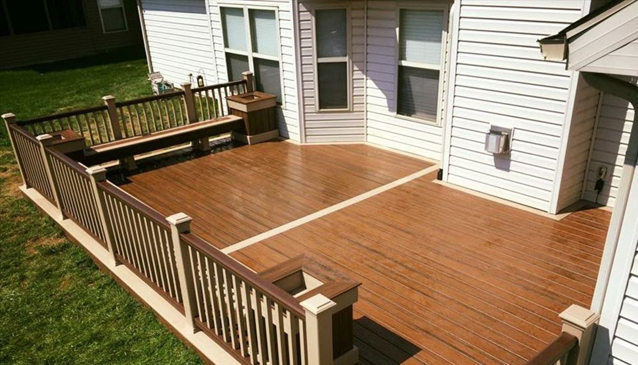 Beautiful contrast of Spiced Rum interior decking with Rope Swing accent