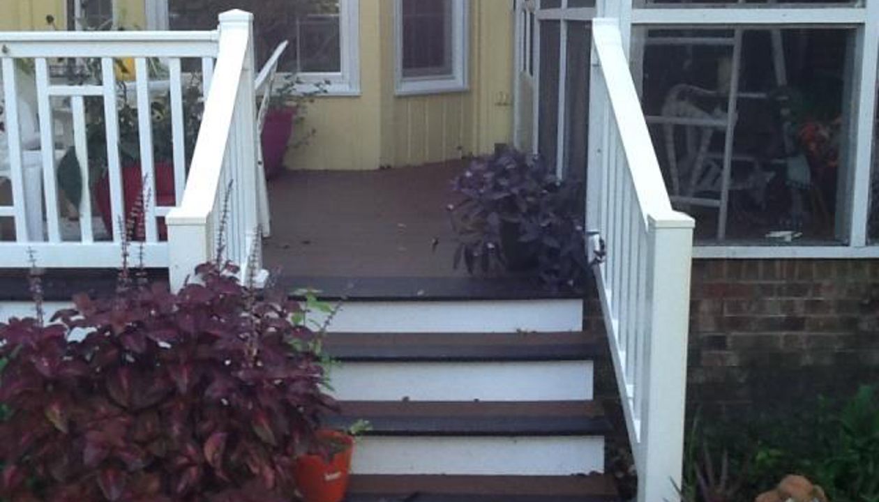 Trex deck in New Bern, NC is a welcome space